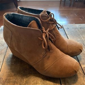 Toms Desert Wedge Booties